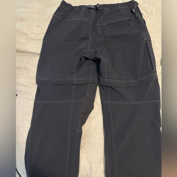 BRAND NEW Nike ACG Pants zip off shorts. XL - Picture 4 of 4